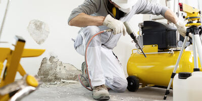 空壓機保養怎麼做？日常巡檢到深度維護，省下高額電費和停機損失